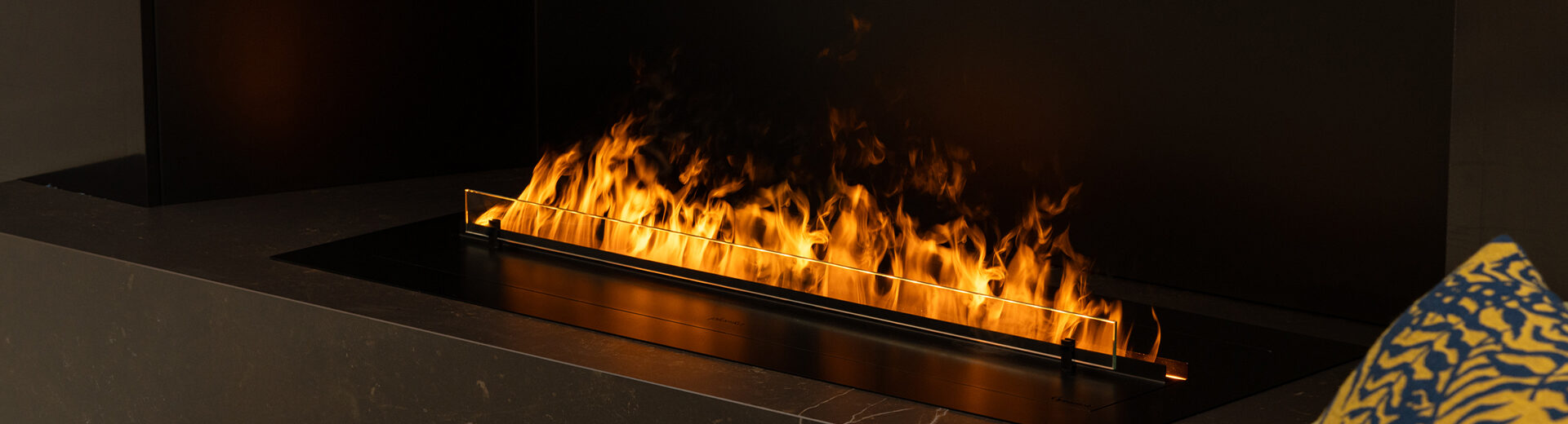 water-fireplaces-category-banner-01-1920x520-c-default