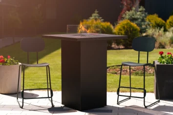 Square Table - Image 4